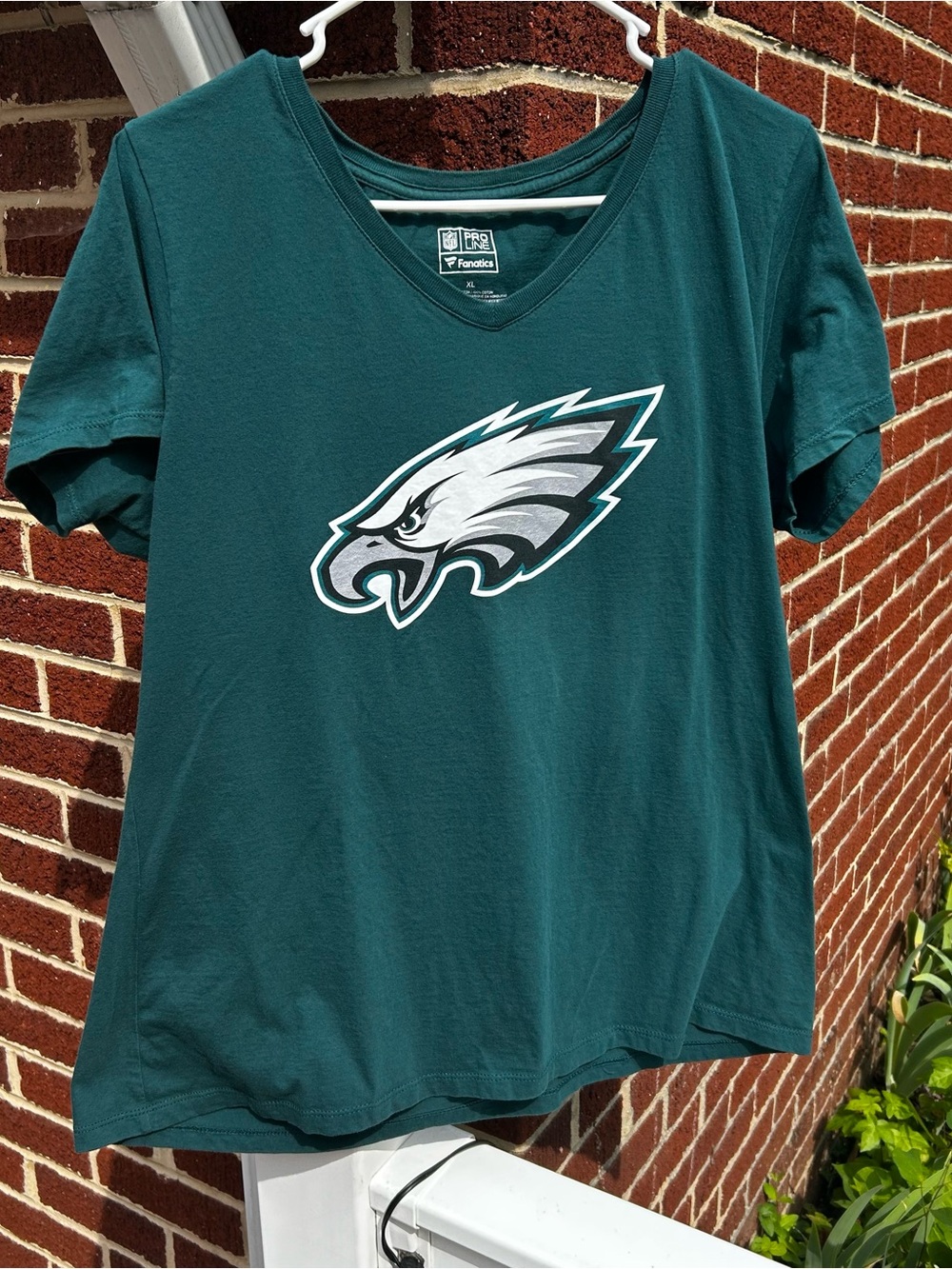 Fanatics Women’s Eagles Deep Teal V-Neck Logo Tee
